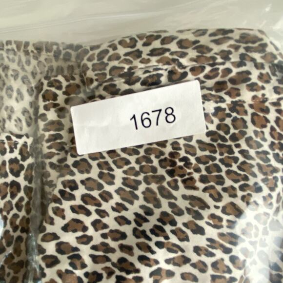 Talbots Women's Size 16W Long Sleeve Button Front Shirt Blouse Cat Animal Print - Picture 9 of 9